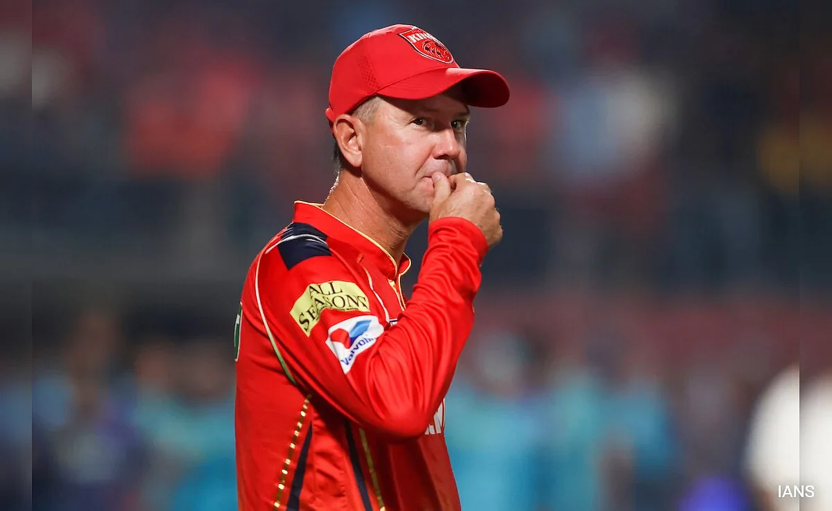 England's Ashes: Secure Victory with a Dynamic Top-Order Performance