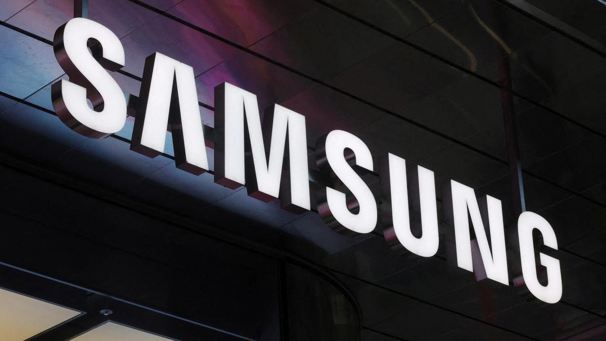 Samsung's Galaxy XR Headset: A Bold Challenge to Apple's Dominance