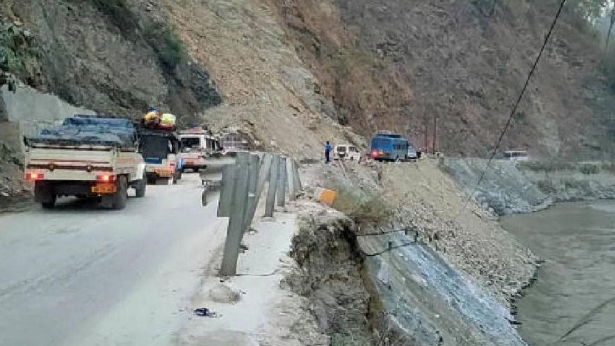 Landslide Threats: NH-10 Vehicle Movement Restricted in Sikkim