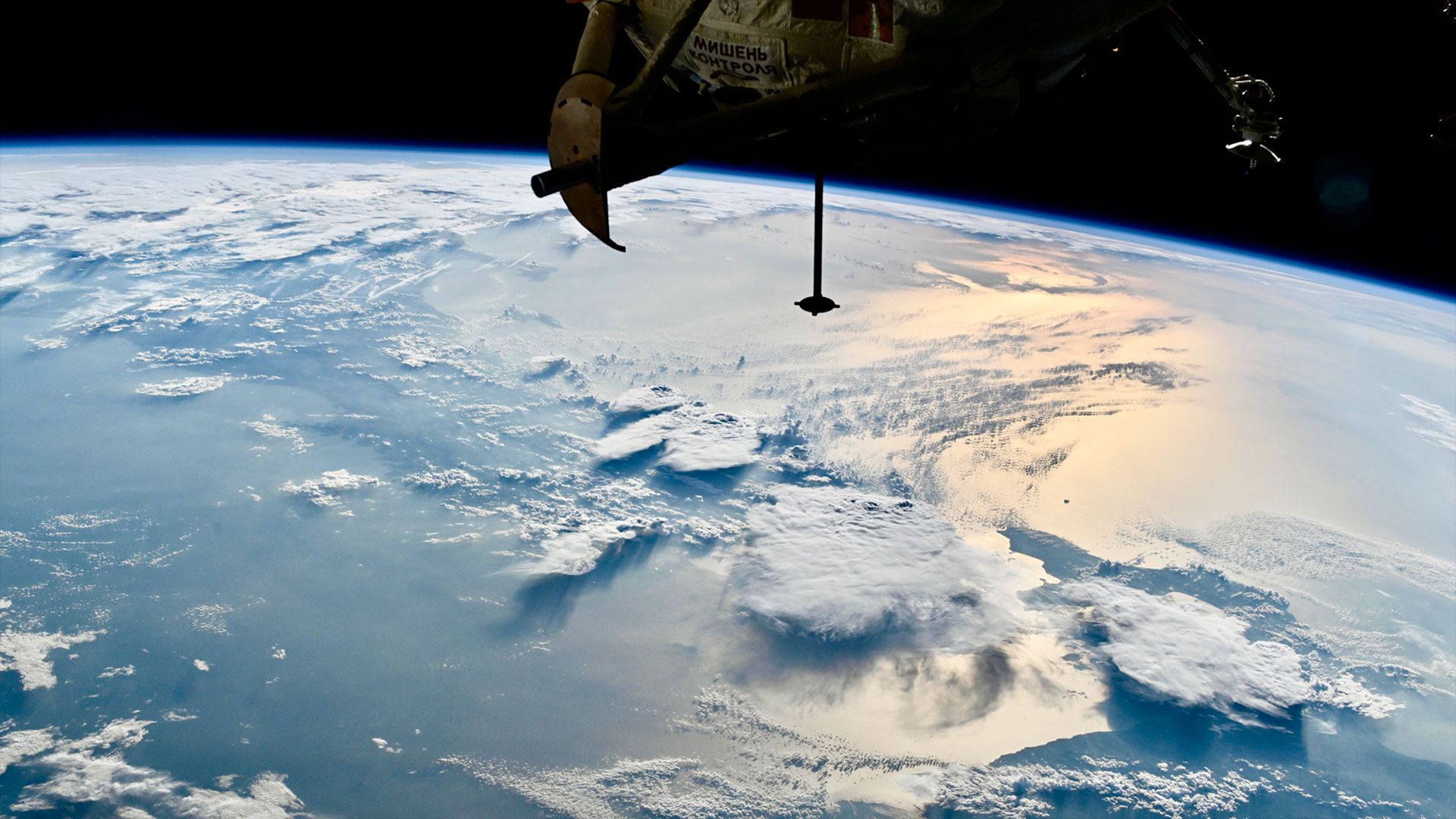 Astronauts Overcome U.S. Shutdown: Space Missions Continue Apace!