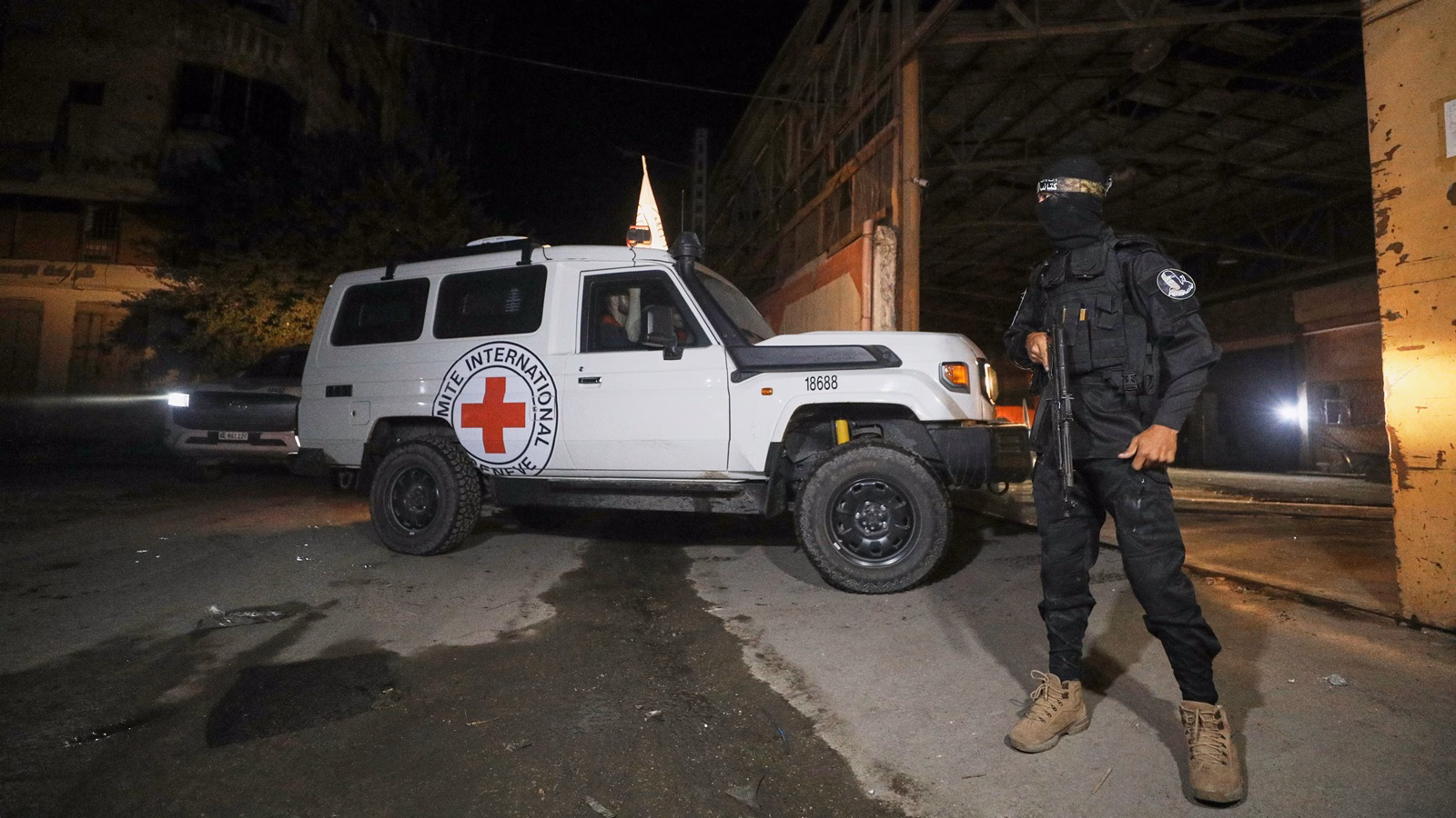 Hamas Delivers More Hostage Bodies Amid Aid Threats; Trump Calls for Disarmament