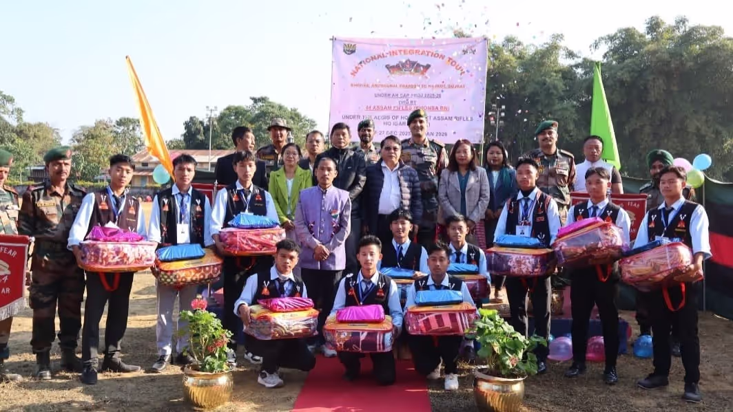 Empowering Youth: Assam Rifles' National Integration Tour to Gujarat