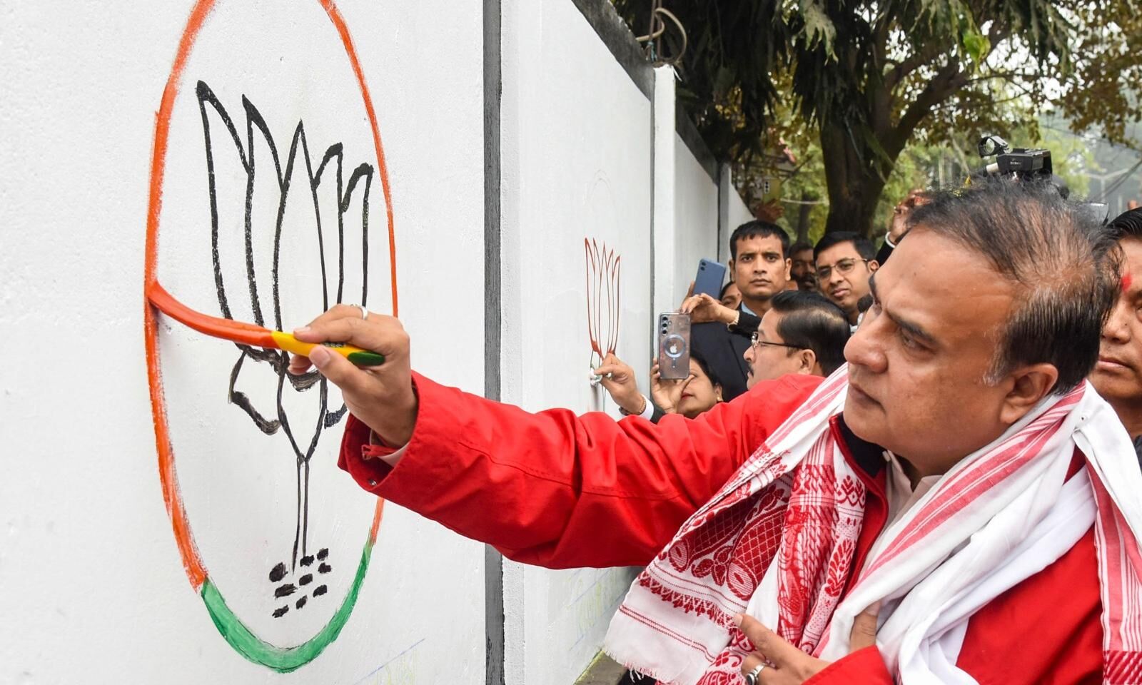 BJP Launches Intense 2026 Assam Poll Campaign: Walls Become Battlegrounds