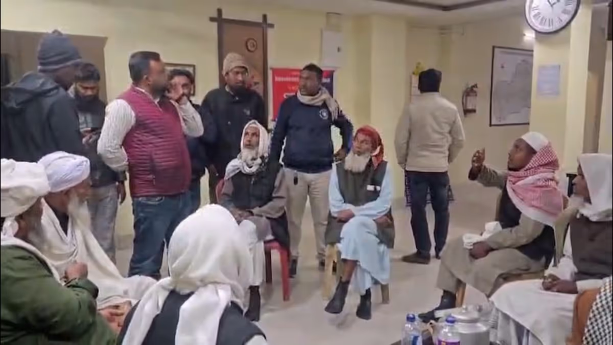 Shocking Assault on 11 Jamaat Members: Seniors Left Injured on Highway