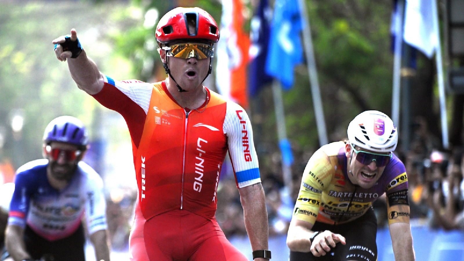 Kiwi Cyclist Luke Mudgway Triumphs at Pune Grand Tour: A Legacy of Team Spirit