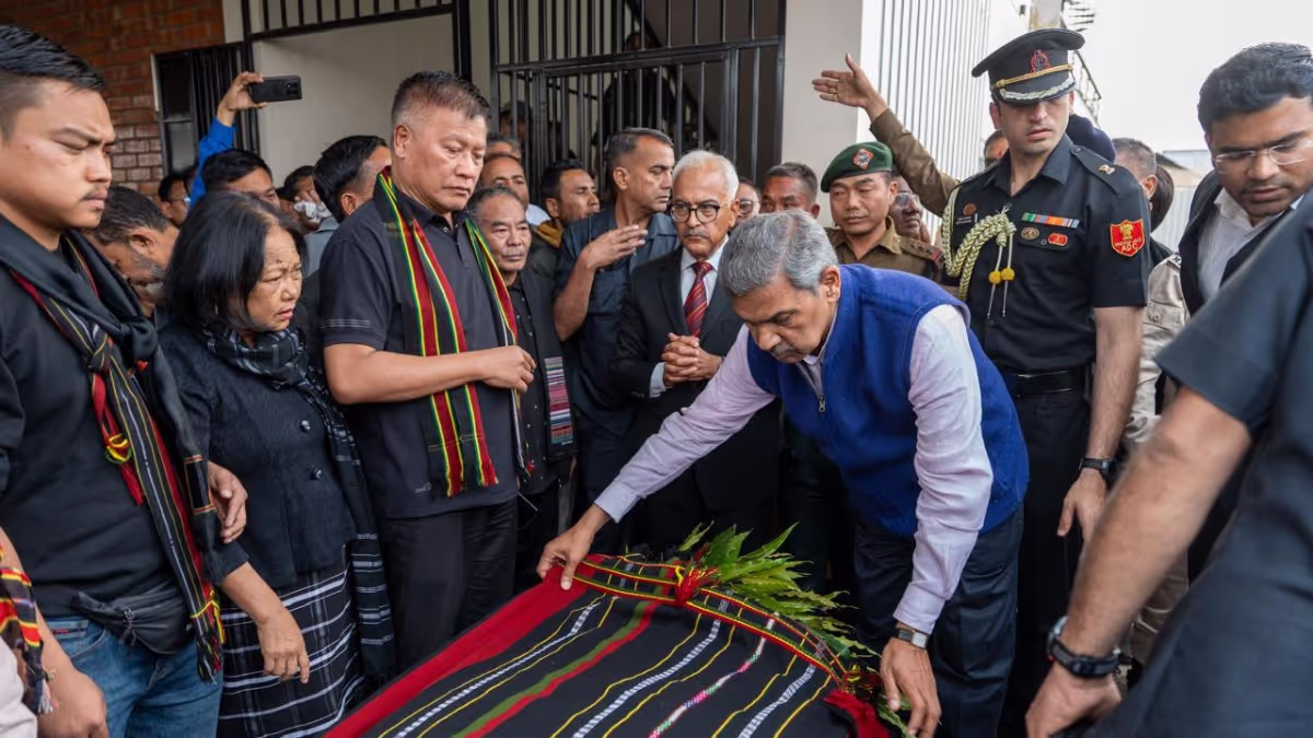 Manipur Governor Pays Heartfelt Tribute at Vungzagin Valte's Residence