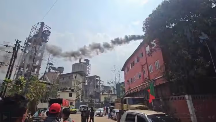 Meghalaya Tribal Body Demands Probe Over Thick Smoke at Riangdo