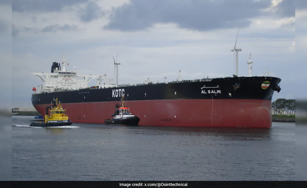 Fully Loaded Kuwaiti Tanker Damaged in Iranian Strike Near Dubai