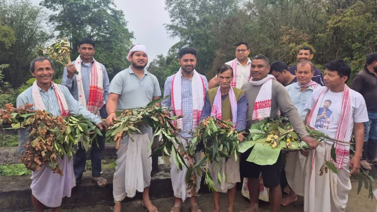 AJP Chief Lurinjyoti Gogoi Urges Self-Reliance, Unity at Goru Bihu