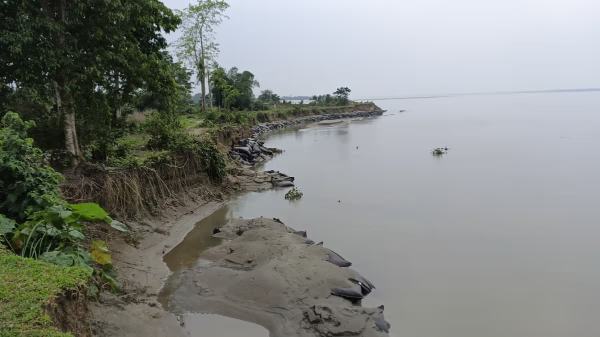 Hatighuli Residents Warn: 'Ineffective' Anti-Erosion Work in Assam