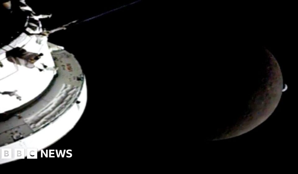 Artemis II Live: Astronauts Witness Total Eclipse After Moon Flyby