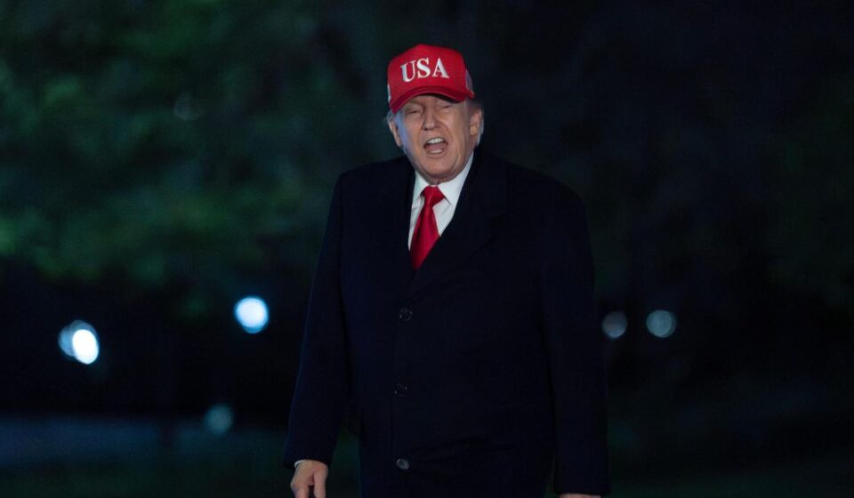 Trump Vows to Destroy Iranian Warships Near U.S. Blockade