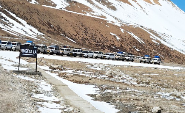 Tourist Evacuation from Lachen Begins: Urgent Sikkim Alert