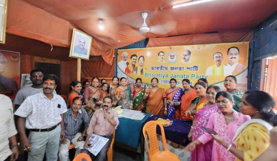 MLA Kalyani Leads Teliamura’s Jhal Muri Celebration as BJP Surges