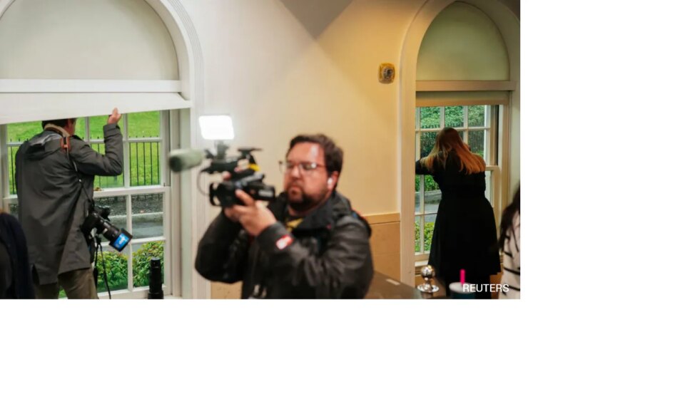 Shocking White House Shooting Video: Journalists Duck for Cover