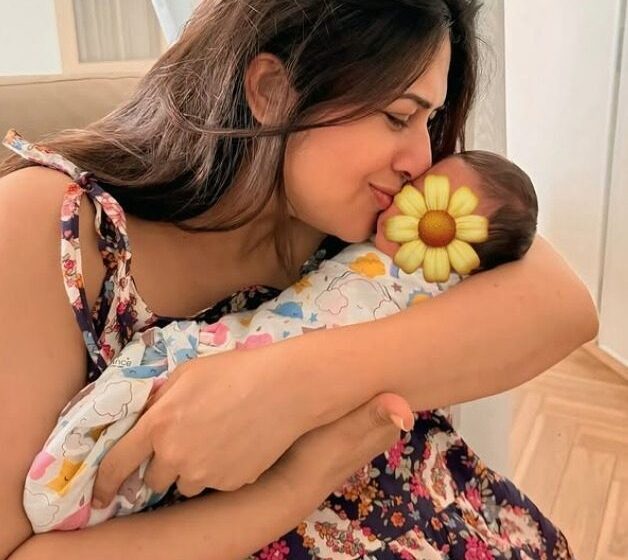 Divyanka Tripathi Celebrates One-Month 'Toofaani' Arrival of Twin Boys