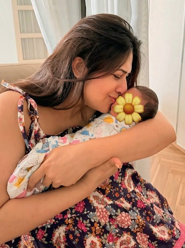 Divyanka Tripathi Celebrates One-Month 'Toofaani' Arrival of Twin Boys
