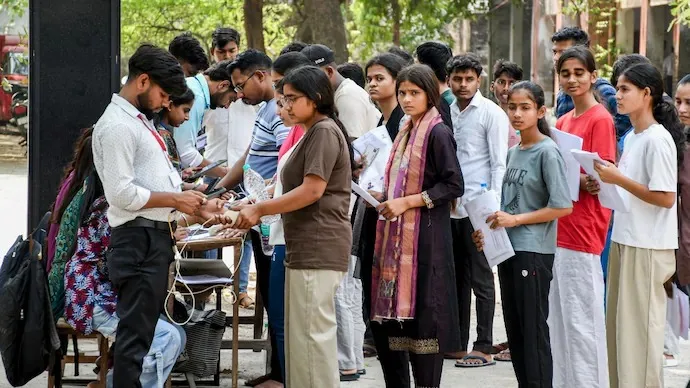 NEET পৰীক্ষাৰ্থীৰ বাবে ১৫ মিনিট অতিরিক্ত সময় — ৰাষ্ট্ৰীয় পৰীক্ষণ সংস্থাৰ ঘোষণা