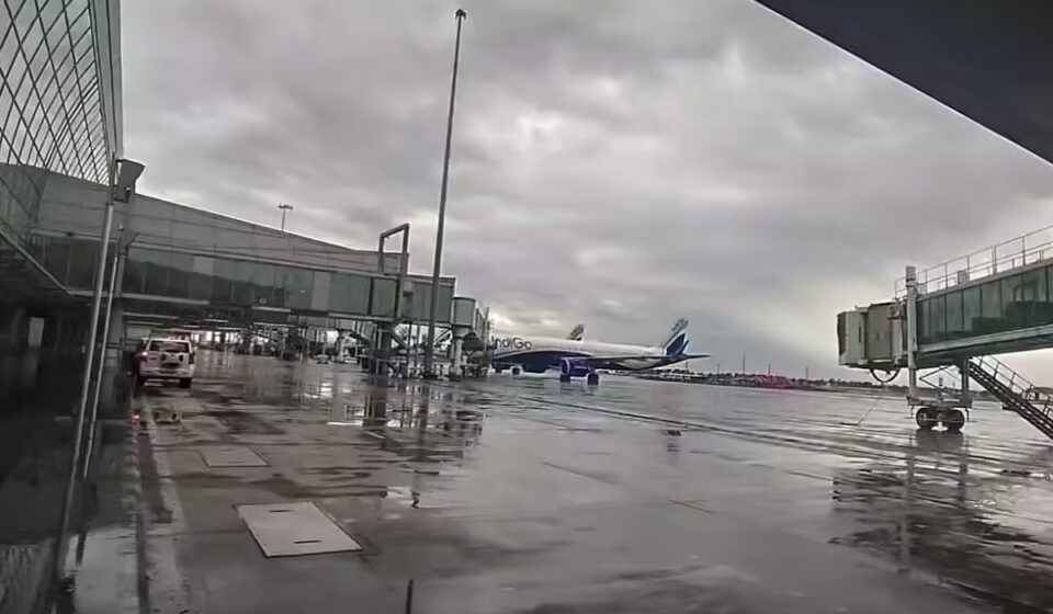 Lightning Strikes IndiGo Plane at Kolkata Airport — Safety Update
