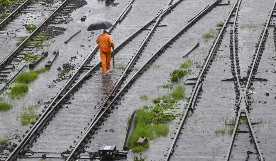 Mumbai Monsoon Live: Schools and Colleges Closed, IMD Orange Alert