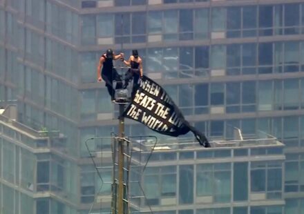 Daring Empire State Building Proposal: Couple Arrested — Video
