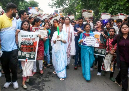 Mamata Banerjee Leads Candlelight Protest Demanding Justice for Baruipur