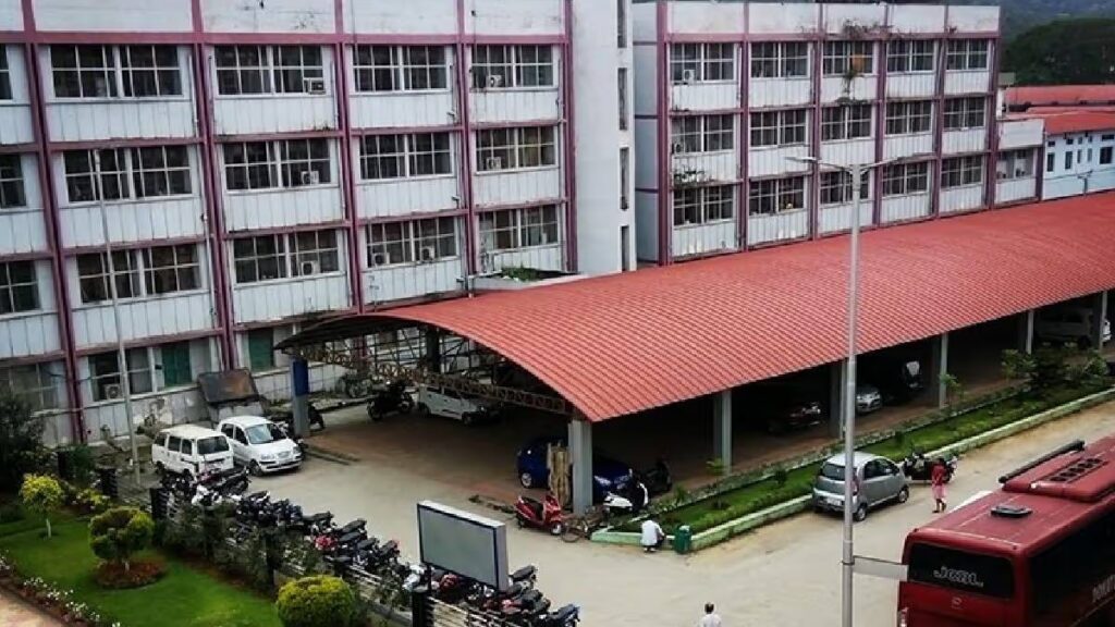 GMCH Ceiling Collapse: Four Injured in Plastic Surgery Department
