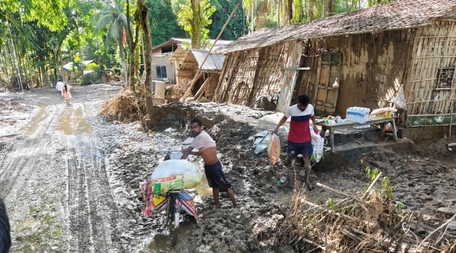Rs 1,000-cr Assam Flood Rehab Bill Likely; PM Modi Demands Checks