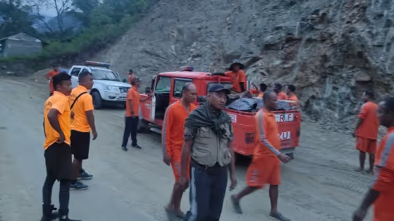 Day 4: Search for 3 Missing after Delhi Car Plunges into Lohit River