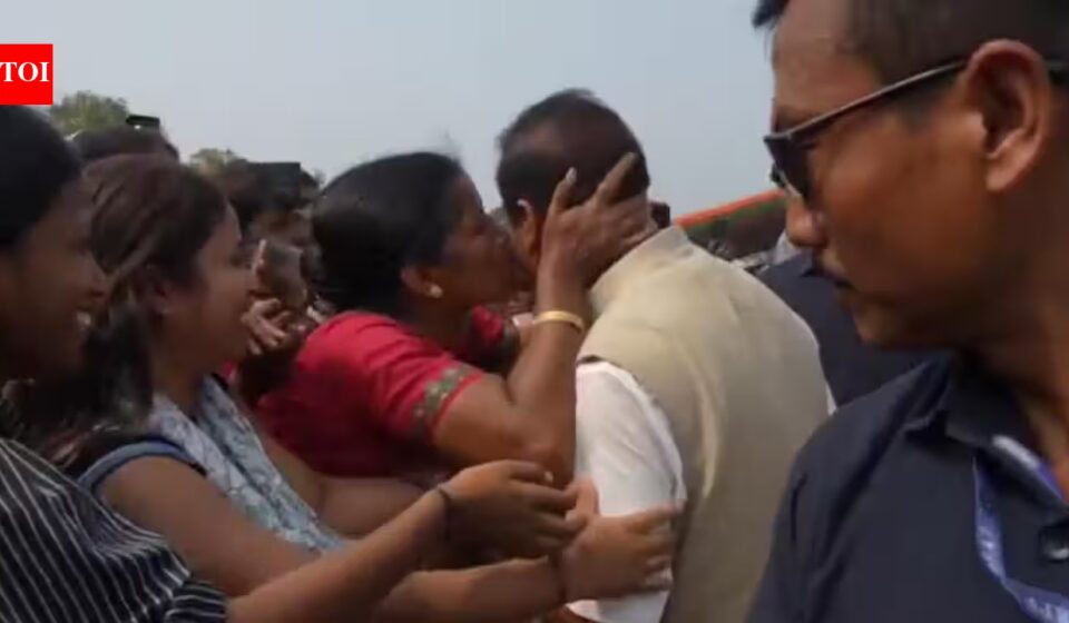 Deja Vu for Himanta: Another Rally Kiss, Haunting Memes in Guwahati
