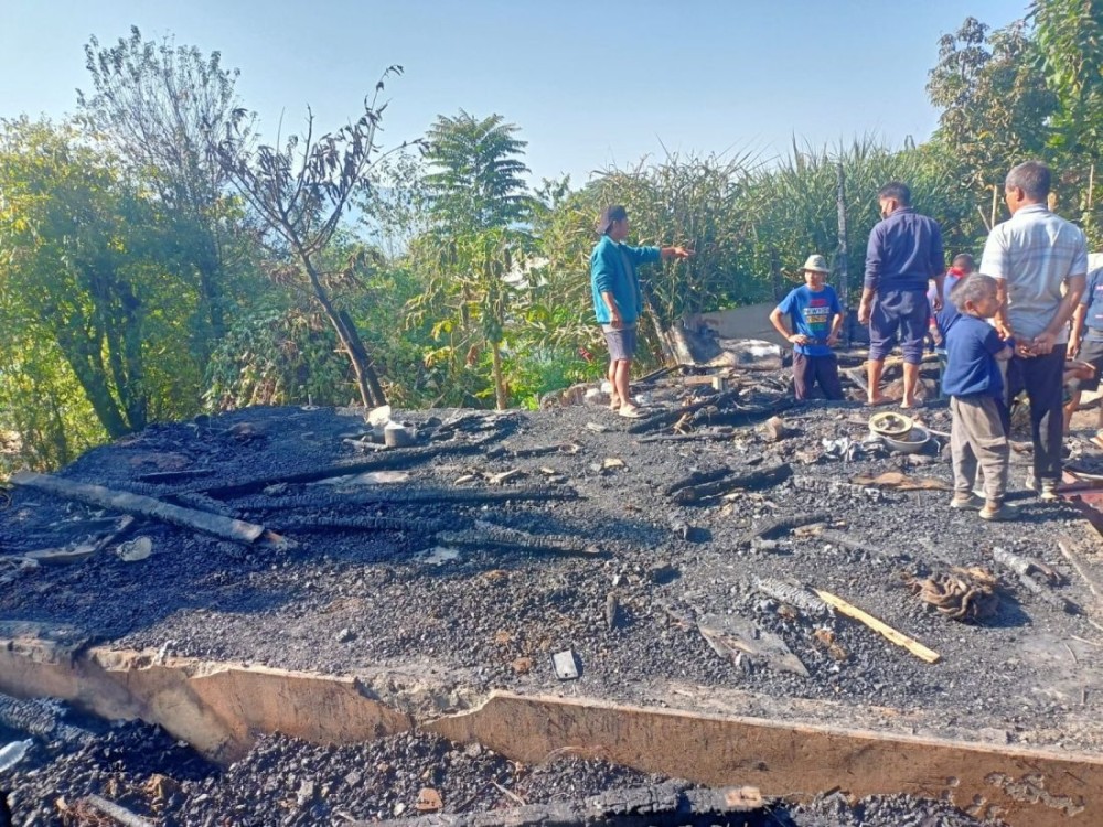 Fire Destroys House in Noklak as Water Shortage Hampers Firefighting