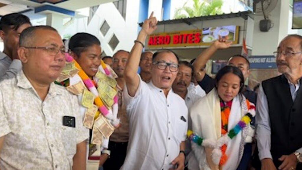 Asian Games Gold Heroes Sushila, Bichu Devi Welcomed in Manipur