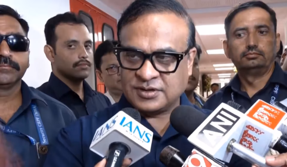 Himanta Accuses Rahul Gandhi of 'Blackmailing' Institutions Over SIR