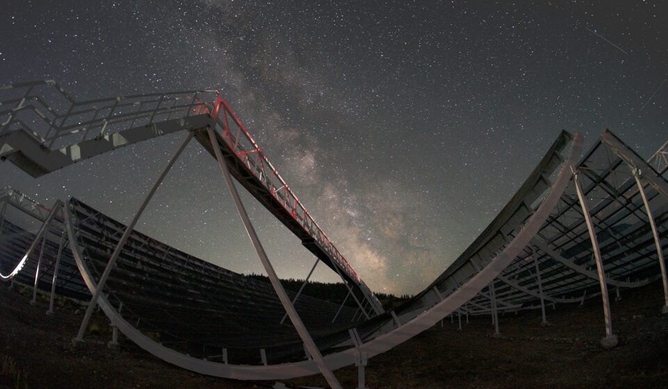 Ancient Hydrogen Discovery Could Unlock the Universe’s Expansion