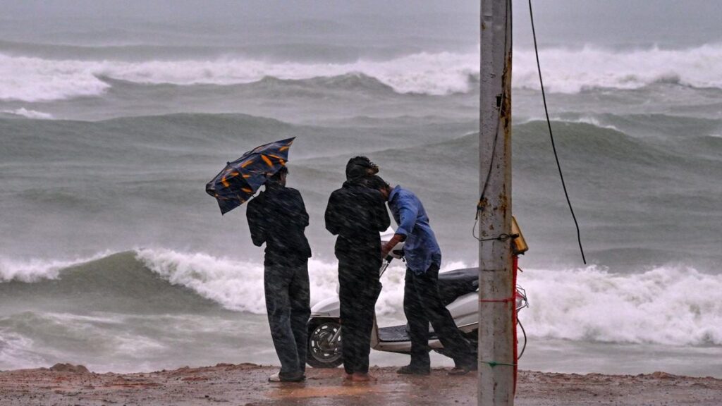 Cyclone Arnab LIVE Updates: Storm Just 140 km From Kakinada Port