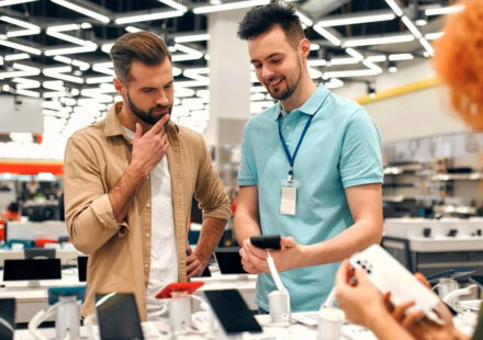 Apple Employees Warn iPhone Buyers: What You Must Know Now