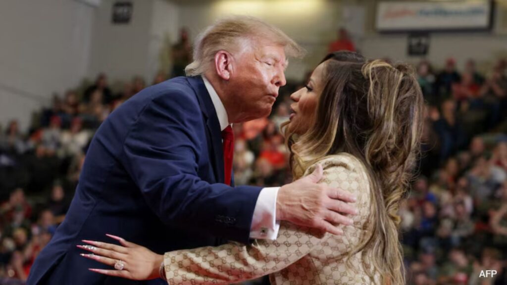 Trump Apologizes to Nicki Minaj at Michigan Rally Over 'Nice Butt' Comment